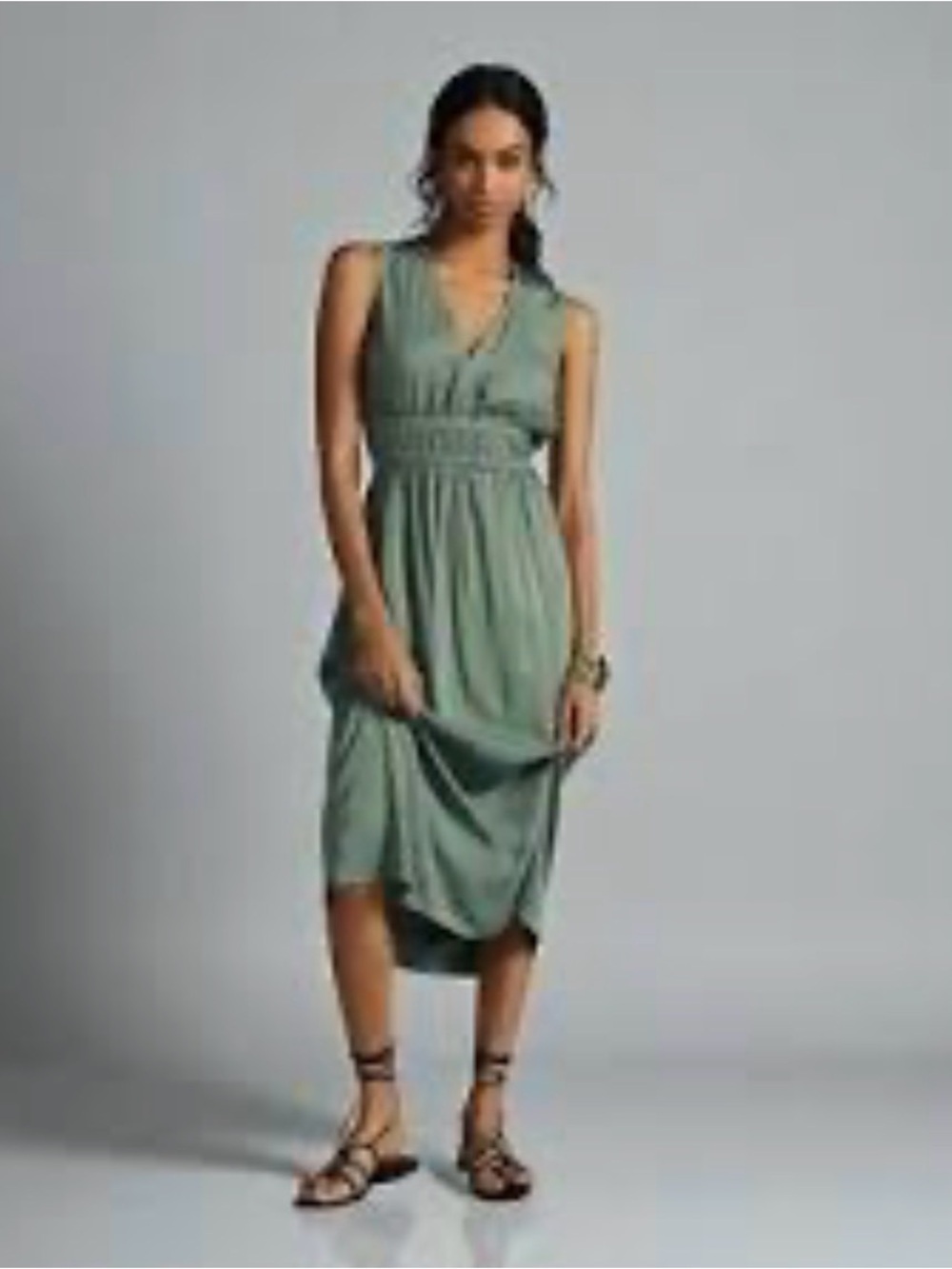 CLOTH & STONE Sage Green Ruched Waist V-Neck Sleeveless Midi Dress Size M